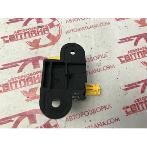 Замок задніх дверей Renault Trafic III 2014-2021 905037994R